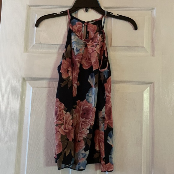 Fun Flower Papaya Top - Picture 3 of 7